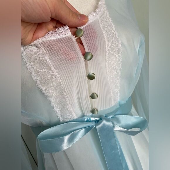 1950s Baby Blue & Lace Romantic Vanity Fair Robe - Picture 5 of 13